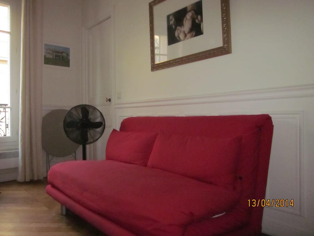 Bed And Breakfast Paris Centre Room photo